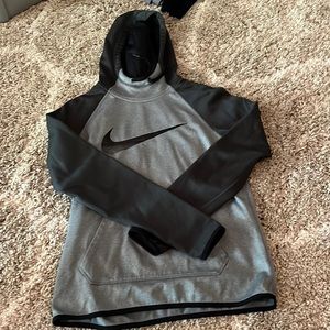 Grey Womens therma fit nike hoodie